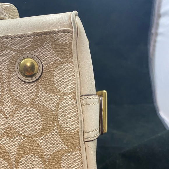 COACH Heritage Stripe Dome
Satchel 13198 Handbag. - Picture 15 of 17